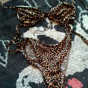 A 2 Piece Woman Bathsuit- size 7/8
